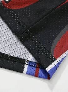 ROMWE MEN Prep Conjunto de camiseta de manga corta con cuello en V estampada digitalmente y shorts para hombres - Multicolor - Ver 6