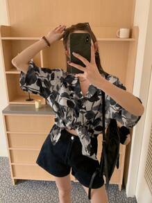 DAZY 女士全花卉印花单排扣宽松短袖衬衫