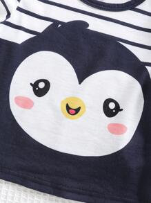 SHEIN 2 stuks/set babyjongens casual schattige cartoon pinguïn print kleurblok ronde hals verlaagde schouders losse gebreide korte mouwen top & shorts 2-delige outfitset voor lente/zomer
