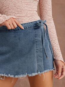 WESTFADE Short mini de mezclilla con cintura anudada y dobladillo deshilachado, corte elástico tipo envolvente para estilo cowgirl