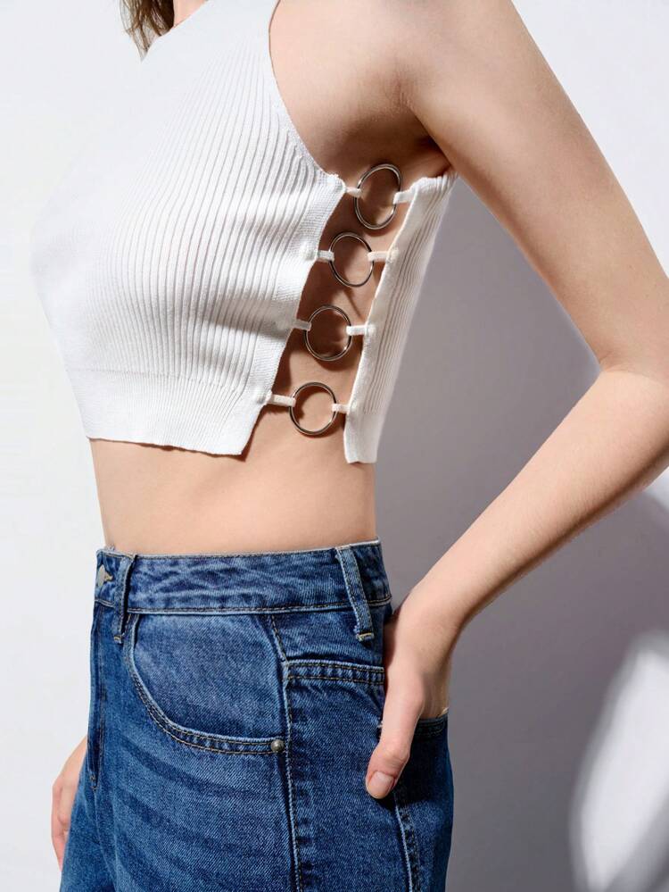 SHEIN Maija Novo Estilo de Primavera e Verão Top de Tricô Feminina Branca com Anel de Metal Decorativo na Cintura, Elegante e Moderna para Uso Urbano, Casual e Diário, Adequada para Sair, Férias, Festas, Casamentos e Encontros