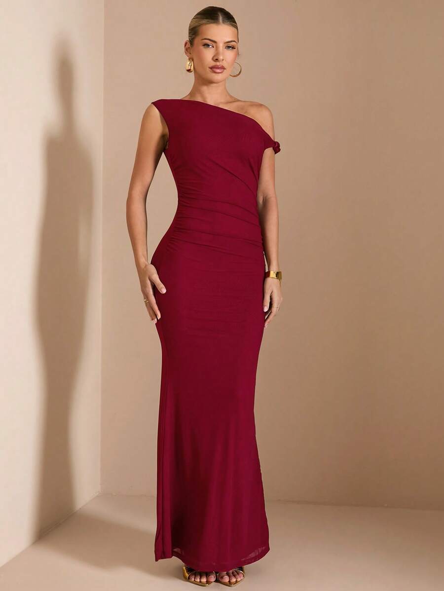 SHEIN BAE 优雅女士斜不对称下摆连衣裙,外出装,适合日常穿着,约会,旅行,派对和俱乐部,万圣节服装女士纯色性感无袖连衣裙,白色连衣裙,度假连衣裙,毕业和返校连衣裙,婚礼伴娘礼服,春夏无袖纯色简约性感颈部修身,黑色连衣裙,约会夜礼服,伴娘迷你连衣裙,优雅小黑裙,春夏女士纯色性感无袖连衣裙,白色连衣裙,度假连衣裙,毕业和返校连衣裙,婚礼伴娘礼服,春夏勃艮第酒红色紫色长裙,露背 - 紅色 - 查看 1