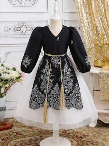 SHEIN DRMZ   Young Girl Voile Patchwork V-Neck Puff Sleeve Ditsy Floral Dress,Sibling Outfits,Sisters Outfit,Suitable For Girls Daily Wear, Festivals, Family Gatherings And Special Occasions,Spring And Summer, - Multicolor - View 2