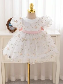 SHEIN Glamorique Kids 复活节花童生日派对婚礼节日连衣裙，适合婴儿和女婴，绿叶和粉色花朵刺绣网眼后蝴蝶结公主裙，适合正式场合、表演、派对和拍照，看起来更自然、美丽和可爱 - 白色 - 查看 2
