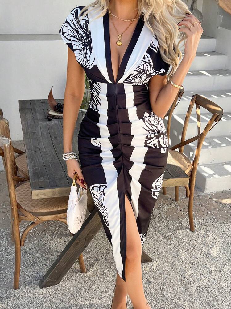 SHEIN Holidaya Vestido mini entallado estilo vacaciones con estampado floral - Negro - Añade 3