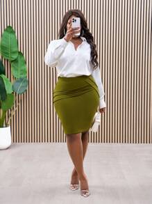 Slaydiva Plus Size Green Elegant Work Wear Skinny 7/8 Length Pencil Skirt
