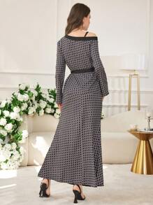 Modelyn 2 件女式春夏花卉印花长袖露肩上衣和裙子套装 - 黑色 - 查看 2