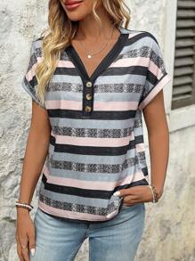 EMERY ROSE Camiseta con manga de murciélago y botones con estampado a rayas, camiseta gráfica para mujeres