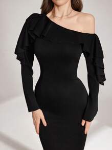 Modelyn Vestido Midi com Cintura Franzida, Recorte Assimétrico no Ombro e Babado