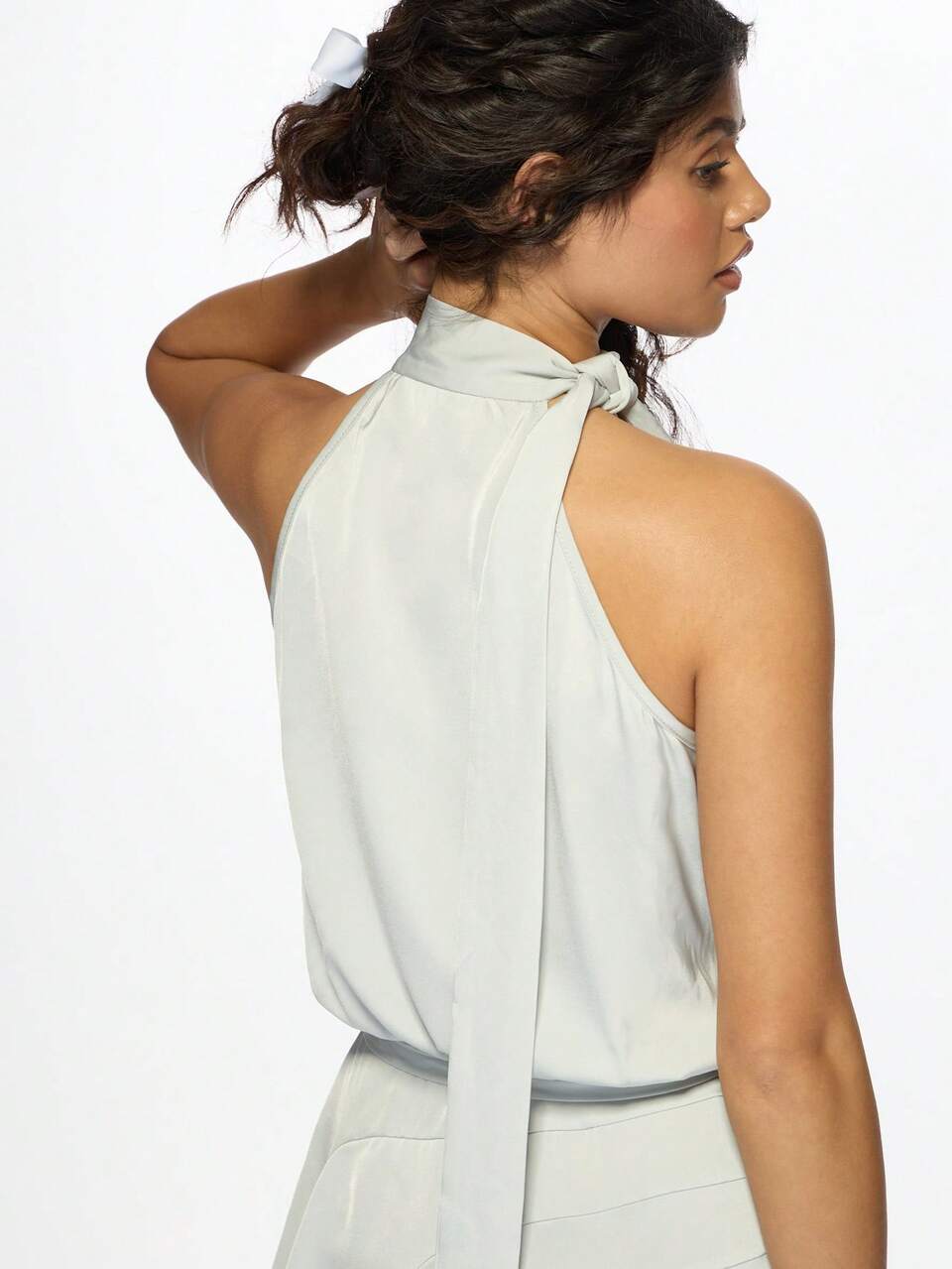 MISSGUIDED Vestido curto elegante com decote halter e detalhe de gravata