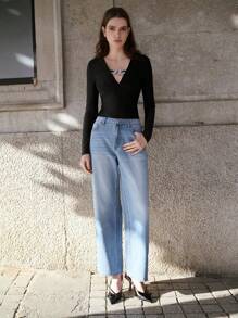 Maija Spring And Summer New Style Black Metal Chain V-Neck Sexy Women's Bodysuit, Urban, Modern, Elegant, Sleeveless, Daily Casual Commuting, Suitable For Going Out, Holiday, Holiday Party, Wedding Date Wear - Black - View 4