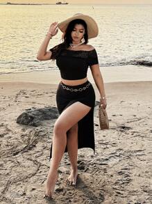 SHEIN Clasi Conjunto de 2 piezas de top corto de hombros descubiertos con aplicaciones de encaje y falda con abertura alta para tallas grandes - Negro - Ver 2