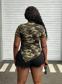 SHEIN EZwear Camouflage Print Crew Neck Hollow Out Asymmetrical Hem Plus Size T-Shirt, Spring/Summer - Army Green - View 2