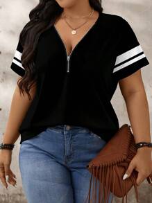 SHEIN LUNE Camiseta de manga corta con cuello en V y media cremallera, de corte holgado con rayas, talla grande, adecuada para el verano