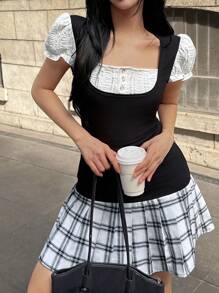 SHEIN Explorewe Teenager Mädchen 2-in-1 Set mit Spitzensaum Quadratkragen Strick Kurzarm T-Shirt und plissiertem Kleid, ideal für Schule, Lässig oder Partys. Diese Kombination zeigt die jugendliche Lebendigkeit und den eleganten, künstlerischen Stil, der perfekt für Teenager Mädchen ist. - Weiss - Übersicht 1