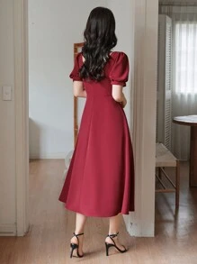 DAZY 女士及膝优雅方领泡泡袖纯色连衣裙，适合派对、约会、情人节等场合，优雅吊带红色女装，圣诞节款式