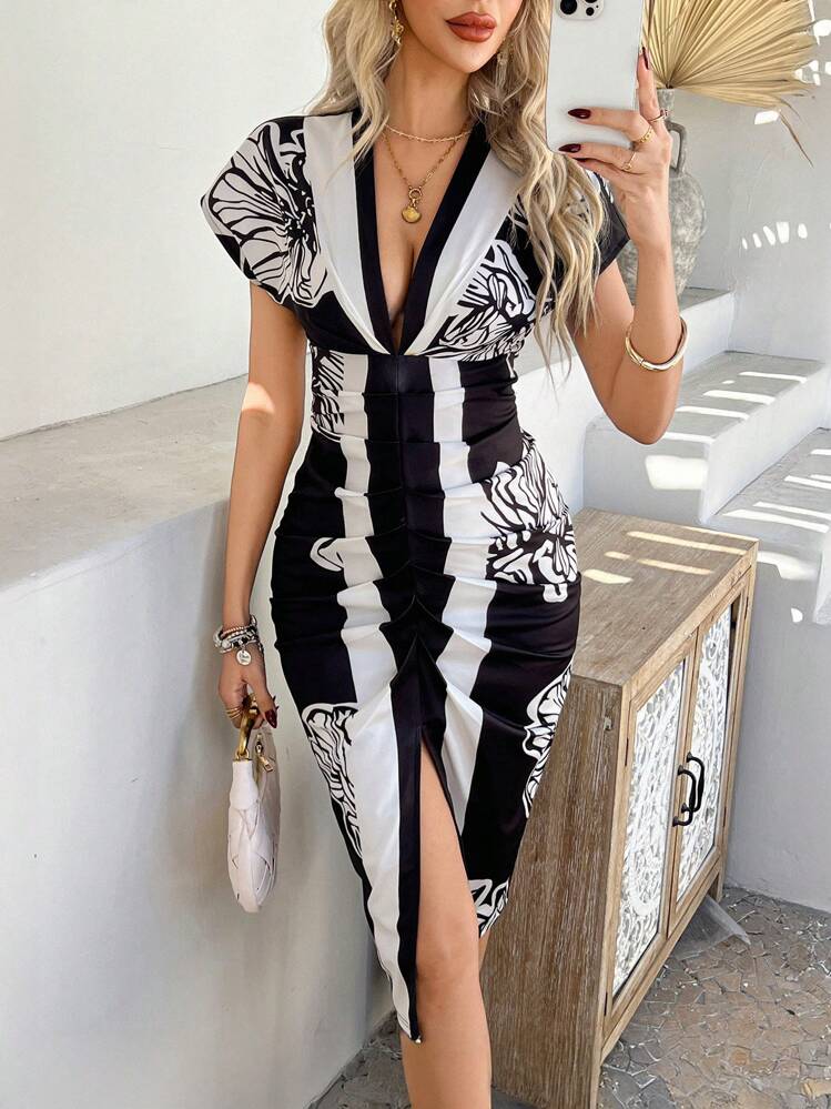 SHEIN Holidaya Vestido mini entallado estilo vacaciones con estampado floral - Negro - Añade 7