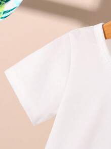 SHEIN Playful Pals Bộ trang phục thường ngày đi biển mùa hè cho bé trai 3 món - Áo phông tay ngắn họa tiết sọc, quần short cạp chun, mũ rộng vành chống nắng - Nhiều màu - Xem 9