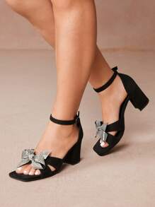 CUCCOO CURVES 大码女式黑色踝带经典时尚舒适高跟凉鞋春季鞋春假复活节