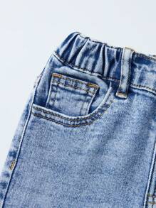 SHEIN Young Girls' Distressed Star Embroidered High Elasticity Flare Jeans With Ruffled Hem, Comfortable Cute Daily Wear, Light Wash Blue - Light Wash - View 6