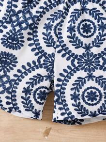 Conjunto de 2 piezas con top de tirantes y shorts con estampado integral y flecos para niña casual