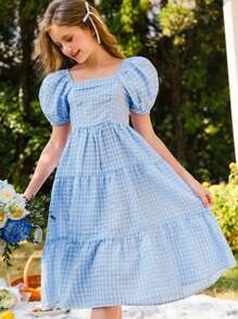 SHEIN Tween 女童蓝白格子纹理面料泡泡袖方领收腰连衣裙，优雅甜美度假乡村风格 - 藍色 - 查看 1