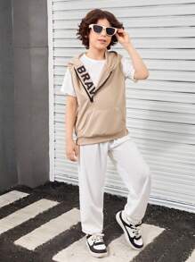 SHEIN Set de 3 piezas para niños pequeños: chaleco gráfico sin mangas con capucha, camiseta y pantalón de chándal de estilo casual - Multicolor - Ver 6