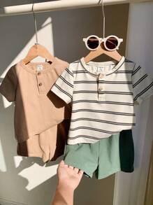 SHEIN 4pcs Baby Boys/Girls Casual Striped Short Sleeve T-Shirt And Elastic Waist Cargo Shorts Set, Suitable For Spring/Summer Wear, Casual Or Outings