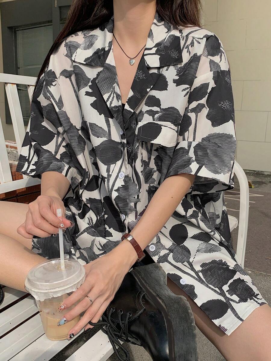 DAZY 女士全花卉印花单排扣宽松短袖衬衫