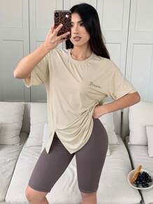 DAZY 2 件套女士字母印花宽松短袖上衣和修身短裤睡衣套装 - 杏色 - 查看 7