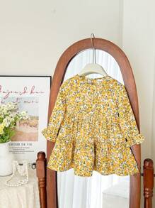 SHEIN LMoss Kids LMoss 女婴可爱甜美碎花荷叶边长袖连衣裙