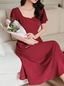 DAZY 女士及膝优雅方领泡泡袖纯色连衣裙，适合派对、约会、情人节等场合，优雅吊带红色女装，圣诞节款式