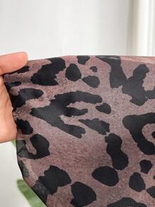 SHEIN Privé Falda elegante y sofisticada de talla grande, adecuada para el trabajo, las vacaciones, el té de la tarde, las citas, los conciertos y las fiestas, con estilo académico y de playa retro en . Falda corta de mini longitud, con diseño de cintura ultrabaja, estampado de leopardo y volantes translúcidos.
