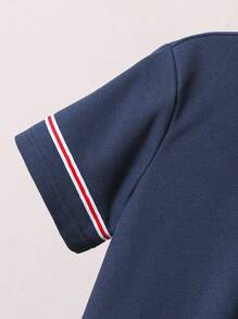 SHEIN 2 件/套大童恐龙卡通印花休闲 T 恤和运动短裤套装 - 藏蓝色 - 查看 4