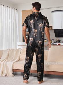 CoupledUp Conjunto de pijama para hombres con top y pantalones de estampado de leopardo de satén