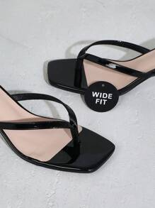 SHUZIA 宽版女式方头小猫跟系带丁字裤亮面漆皮黑色凉鞋 - 加大码舒适、别致、潮流