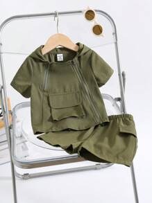 SHEIN 2 件套可爱男童夏季休闲运动橄榄绿短袖连帽上衣和短裤套装 - 彩色 - 查看 5