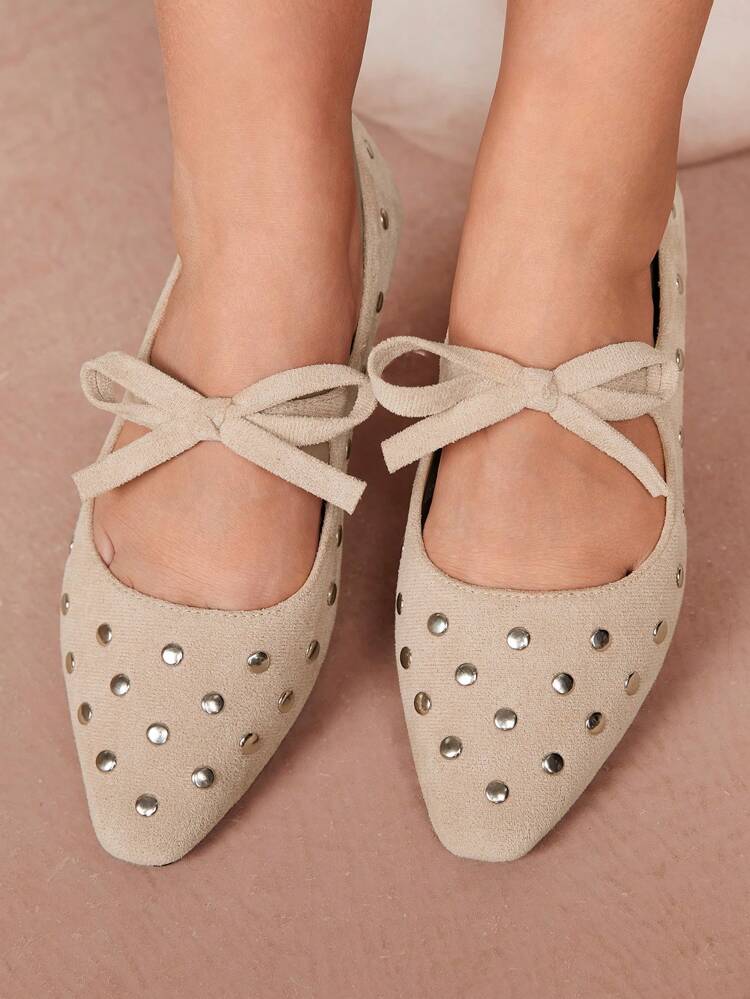 CUCCOO CURVES 2024 Frühling Herbst Neue Schleife Nieten Dekor Einfarbige Quadratische Spitze Lässig Flache Schuhe, Vielseitig