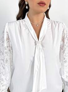 SHEIN Privé 女式大码优雅精致工作/休闲珍珠领刺绣透明褶皱纹理宽松白色衬衫 - 白色 - 查看 2