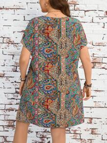 SHEIN LUNE Plus Size Women's Summer Bohemian Print Crew Neck Short-Sleeved Dress Boho/Bohemian,Holiday Outfits,Resort Dresses,  Outdoor Essential For Daily Wear Sundress - Multicolor - View 2