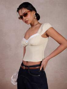 COSMINA Blusa casual con cuello corazón y mangas tipo dolman con encaje en contraste para mujer