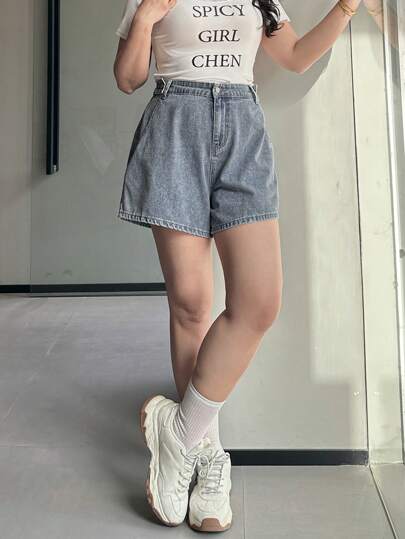 Dazy Petite Plus 大码纯色水洗爱心图案短款牛仔裤，适合所有季节的夏季牛仔短裤