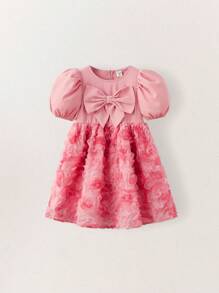 SHEIN Gaun Pesta Anak Perempuan Motif Bunga Mawar 3D dengan Pita Besar dan Renda Warna Pink, Cocok untuk Acara Khusus dan Pernikahan. - Berwarna merah muda - View 3