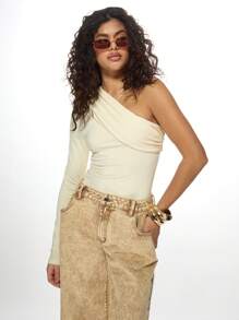 MISSGUIDED Asymmetric One Shoulder Long Sleeve Twist Front Design Contemporary Fashion Essential Perfect For Evening Party Club Night Out Date Night - White - View 5