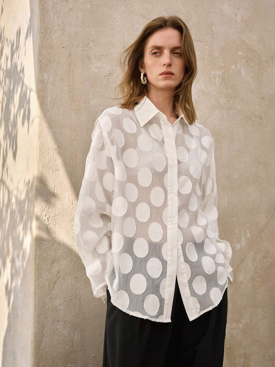 Ontre Áo sơ mi nữ Jacquard cổ tròn thả vai dài tay cài nút đơn giản thường ngày - trắng - Xem 1