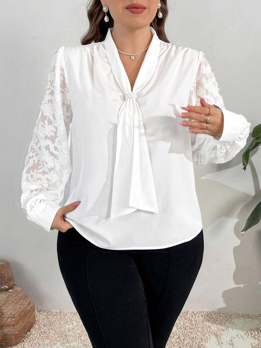 SHEIN Privé 女式大码优雅精致工作/休闲珍珠领刺绣透明褶皱纹理宽松白色衬衫 - 白色 - 查看 1