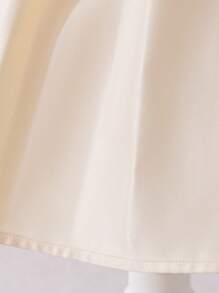 年轻女孩合身优雅镂空腰部 A 字形连衣裙，立领 - 杏色 - 查看 4