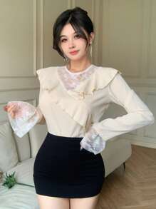 DAZY 女士蕾丝拼布荷叶边下摆长袖休闲衬衫，秋季女装 - 杏色 - 查看 8