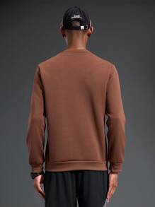 Manfinity Sport Corelite 男士圆领长袖字母印花休闲运动卫衣 - 咖啡棕 - 查看 2
