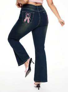 ROMWE Kawaii Plus Size Butterfly Embroidered Denim Jeans - Blue - View 3